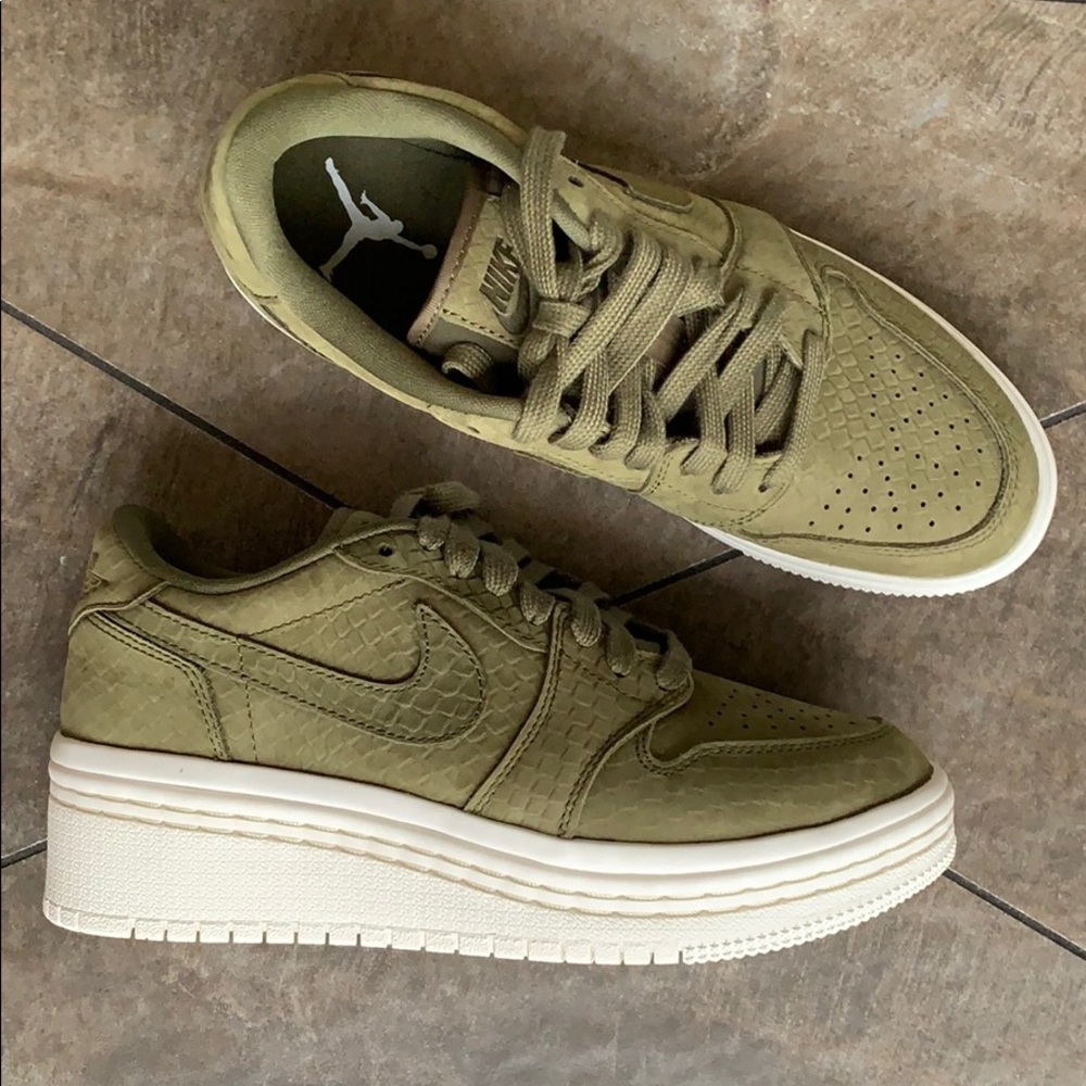 WMNS AIR JORDAN 1 RE LOW LIFTD platforms - Picture 13 of 16
